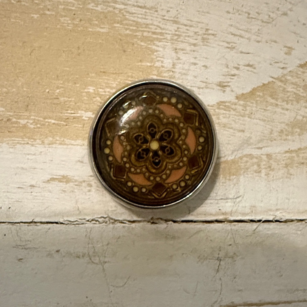 Brown flower Ginger Snap